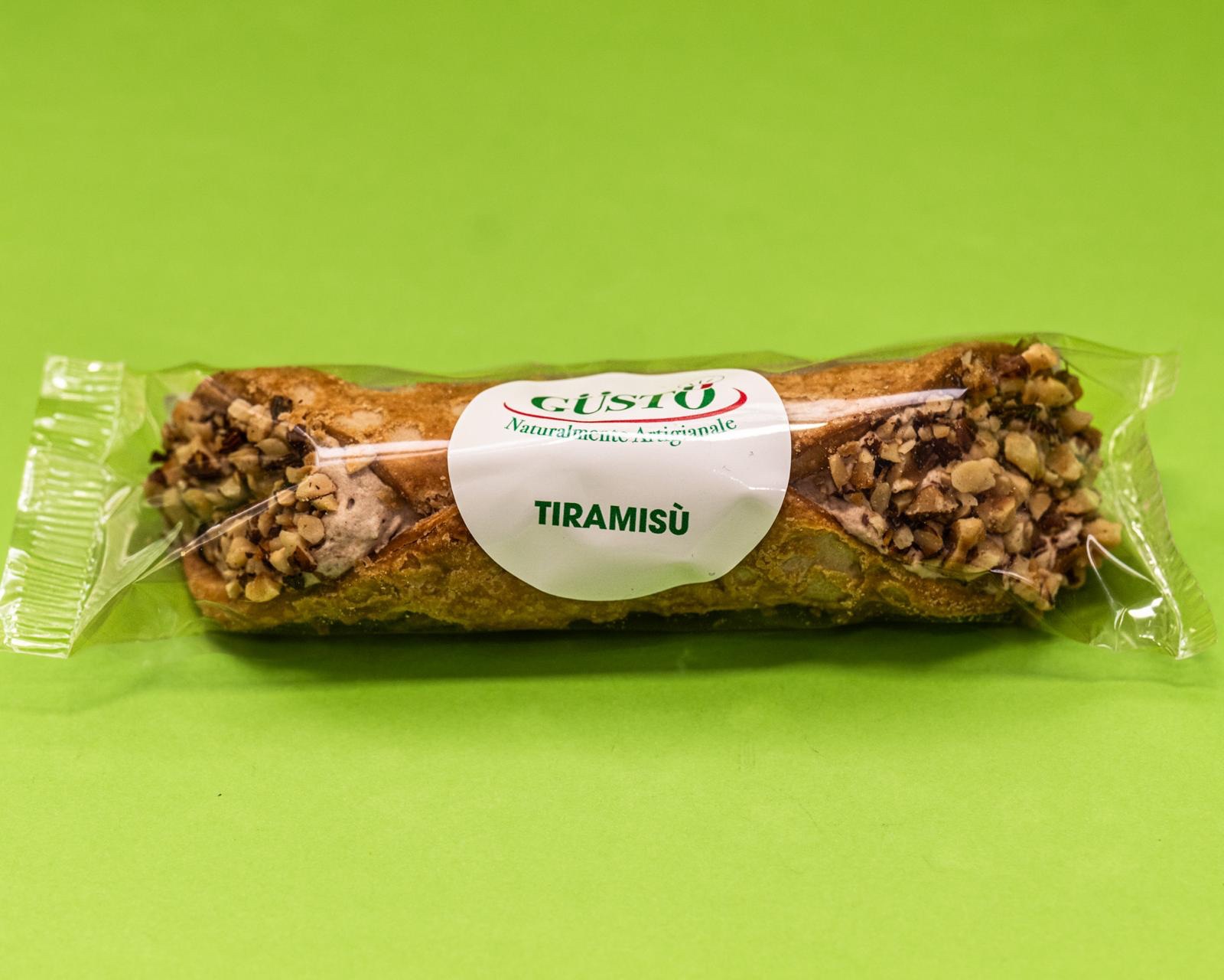 Cannolo speciale con crema al tiramisù